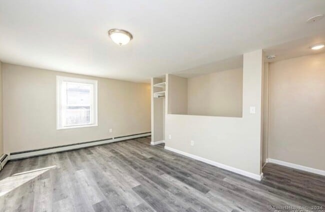 Building Photo - 2818 Whitney Ave
