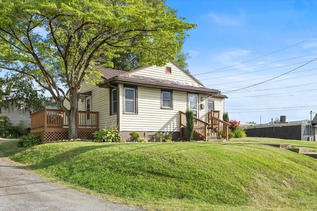 Building Photo - 408 Beechwood Dr