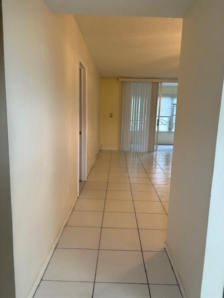 Foto del edificio - 6000 NW 64th Ave