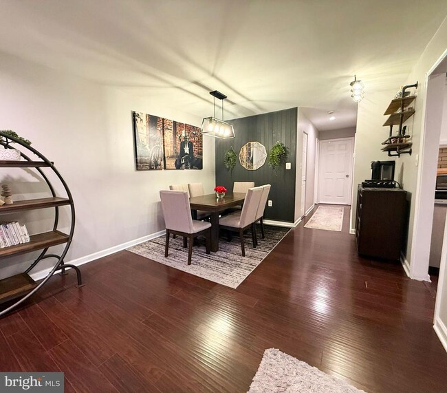 Building Photo - 5616 Bismach Dr