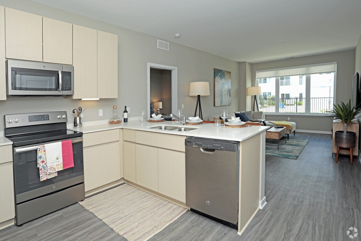 The 2502 Packard St Ann Arbor, MI Apartments for Rent in Ann