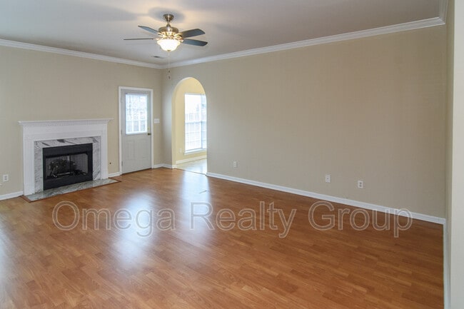 Building Photo - 1030 Lexington Dr