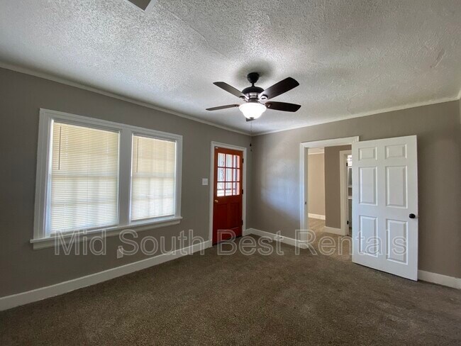 Foto del edificio - 274 Edsel Ave