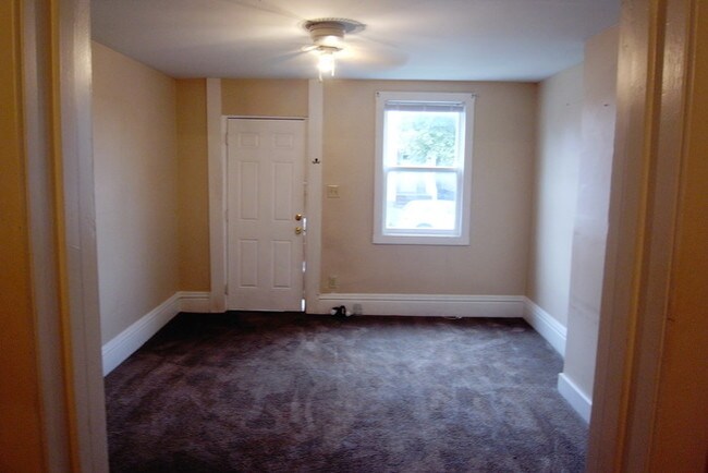 Building Photo - 44 Dakota Ave