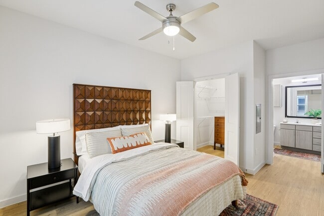 Building Photo - Matador