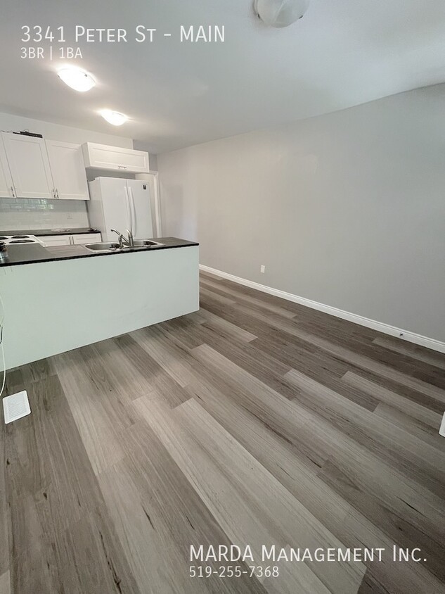 Primary Photo - RENOVATED 3+1BEDROOM/1-BATH TOWNHOUSE IN W...