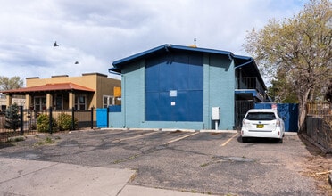 Building Photo - 206 Princeton Dr SE