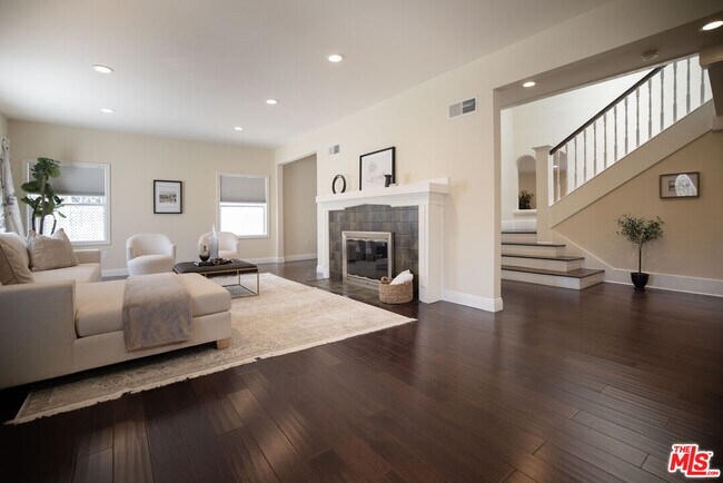Foto del edificio - 907 Westchester Pl