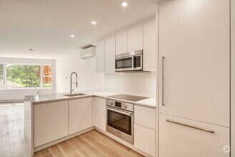 Building Photo - 10 Av. Rosemount