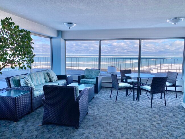 Foto del edificio - 1919 N Summit Ave