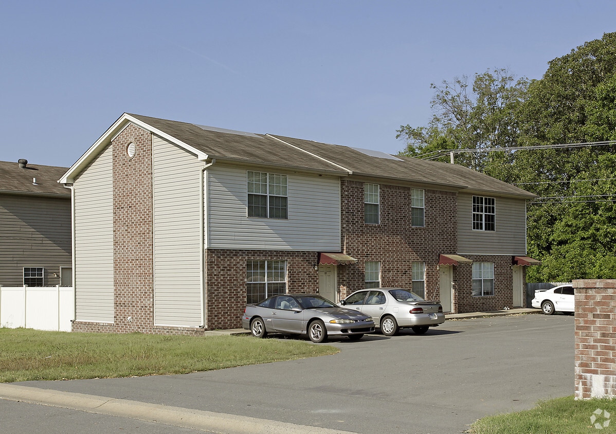 Primary Photo - Leighwood Place Apartments