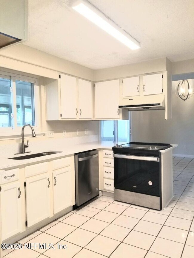 Foto del edificio - 2473 Wattle Tree Rd W