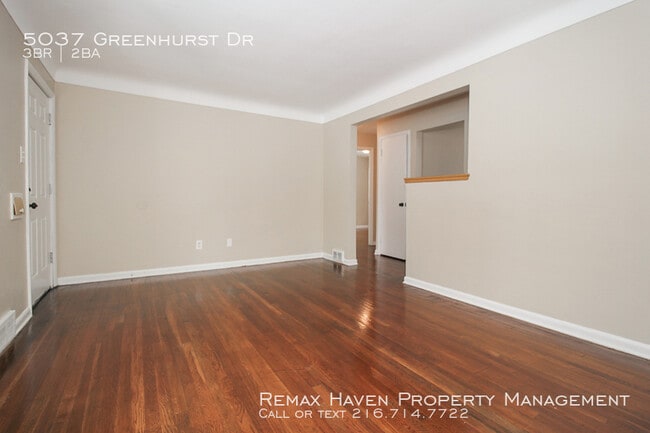 Building Photo - 5037 Greenhurst Dr