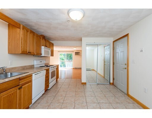 Primary Photo - 5 Leblanc Dr