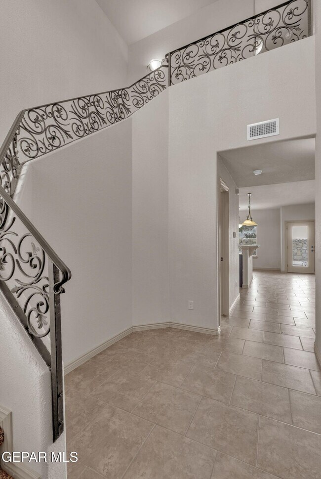 Building Photo - 11714 Dos Palmas Dr