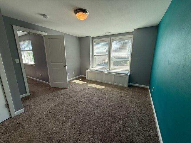 Building Photo - 3 Bedroom House For Rent In Cascade Locks