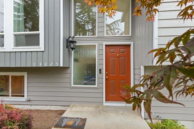 Building Photo - 5bd/2.75ba Kirkland Home