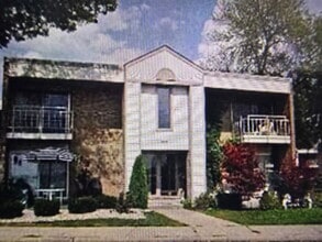 Building Photo - 1603 Cass Lake Rd