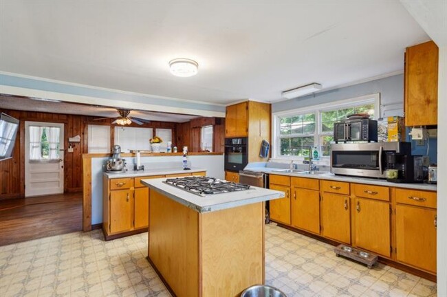 Foto del edificio - 3024 Bob Cox Rd