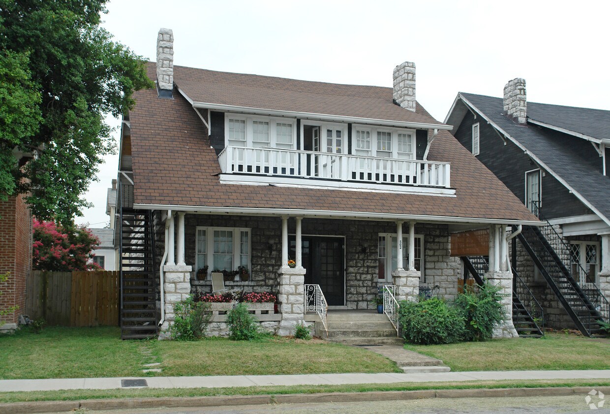 Building Photo - 502 Russell St