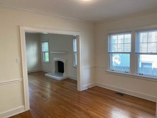 Photo - 2910 Erie Ave Apartment