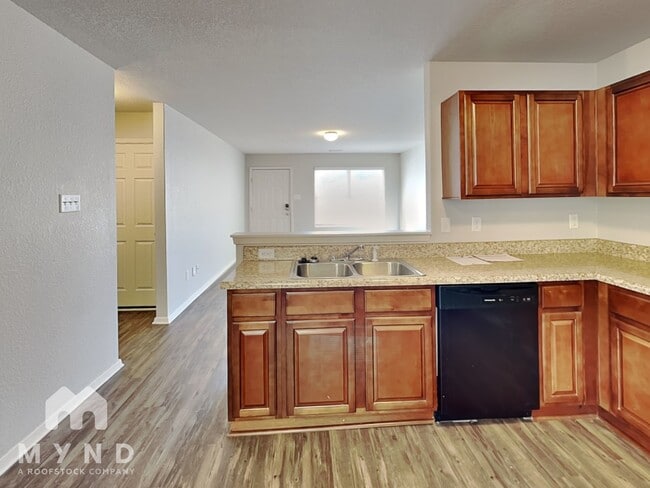 Building Photo - 9176 Pleasant Valley Dr