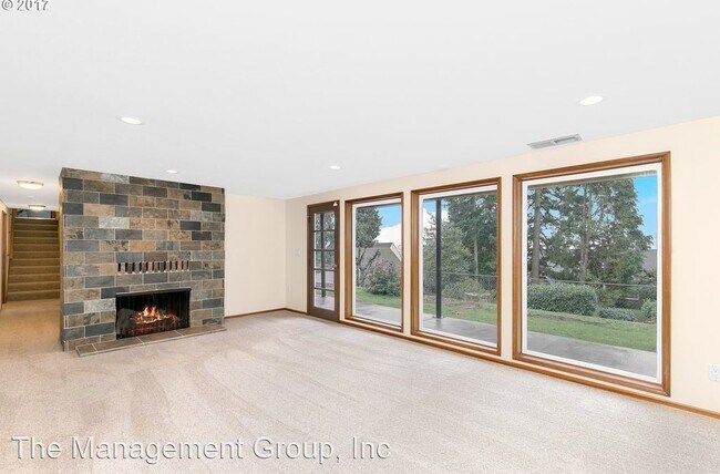 Building Photo - 6615 SE Evergreen Hwy
