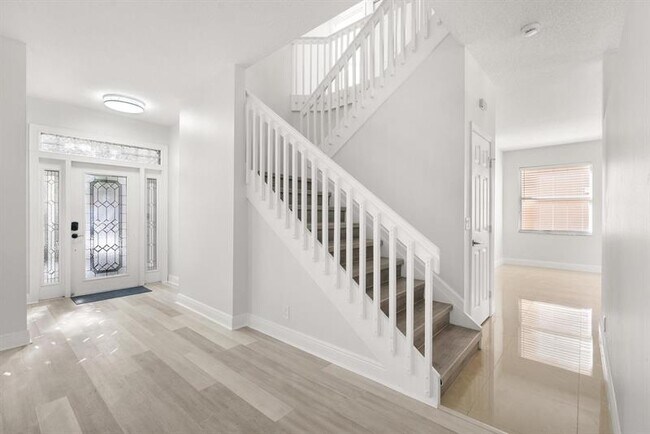Building Photo - 5228 NW 112th Terrace