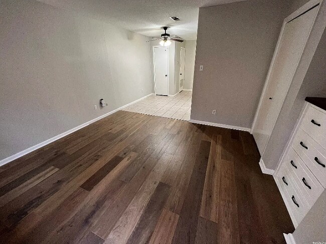 Foto del edificio - 803 N Van Buren St