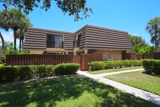 Building Photo - 1008 10th Ct