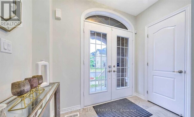 Photo du bâtiment - 14 Loomis Rd