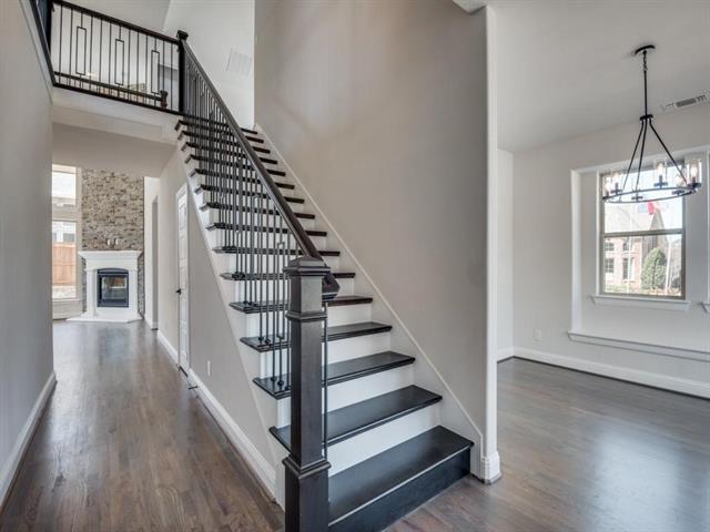 Building Photo - 7947 Ashwood Ln