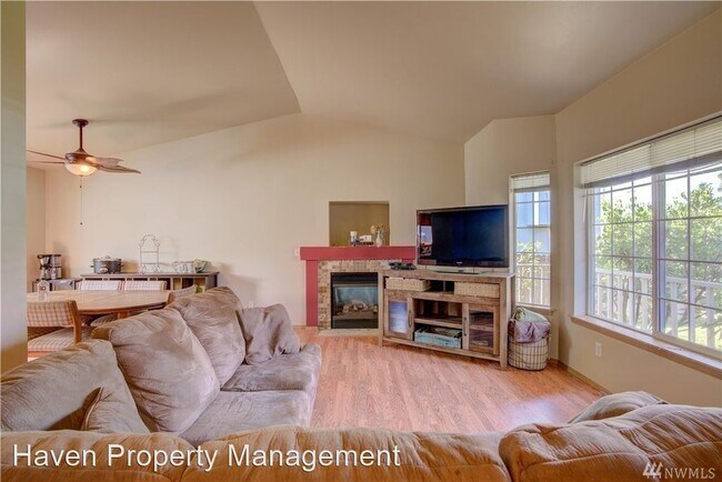 Foto del edificio - 3 br, 2 bath House - 816 127th Street CT E