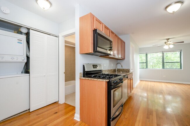 Foto del edificio - 7626 N Marshfield Ave