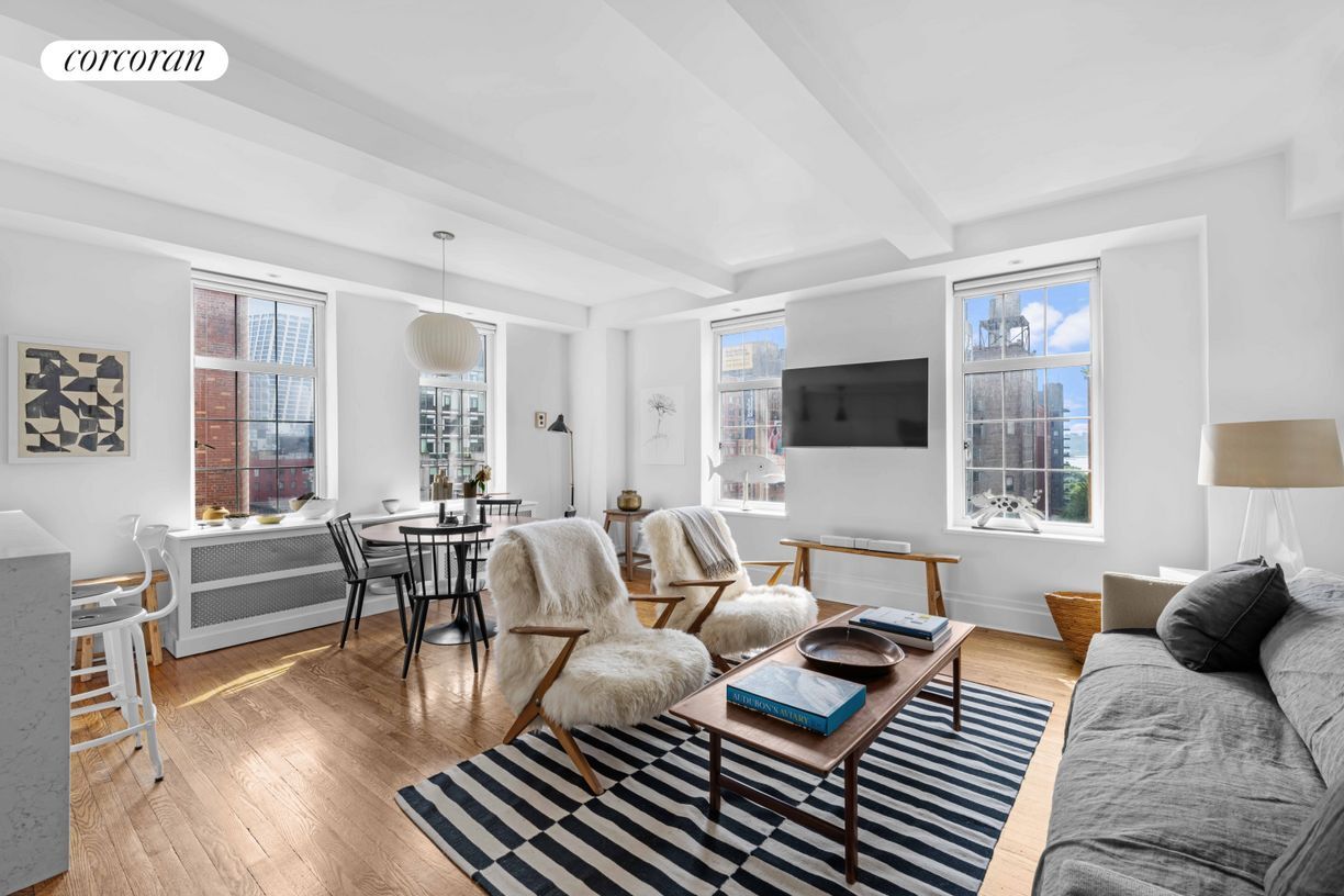 Foto principal - 470 W 24th St