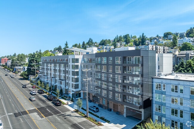 Building Photo - Ion Queen Anne