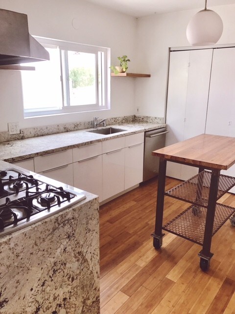 cocina - 2566 S Spaulding Ave