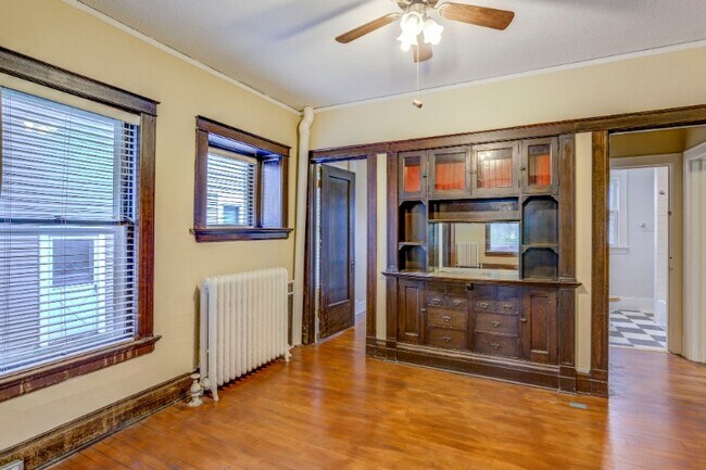 Foto del edificio - 712 W 28th St