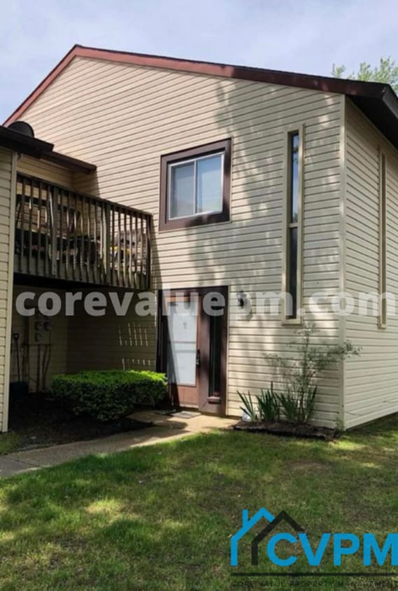 Foto principal - 1900 Encino Dr
