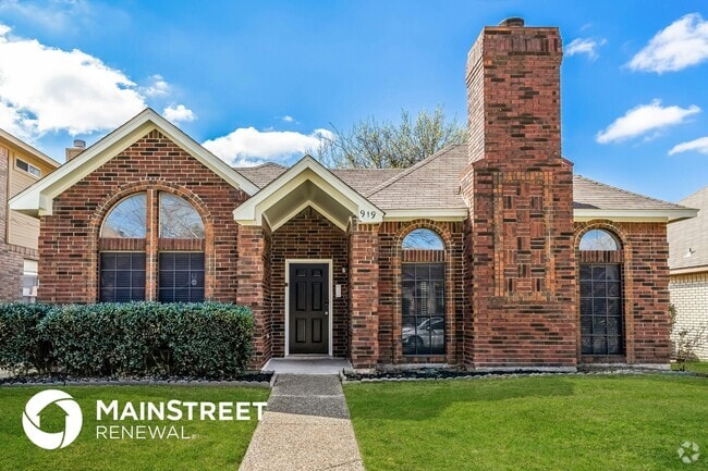 Building Photo - 919 Walters Dr
