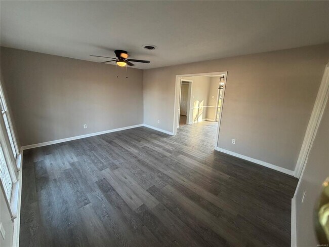 Foto del edificio - 350 Southlawn Dr