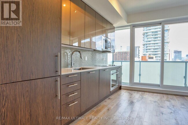 Building Photo - 403 Church St