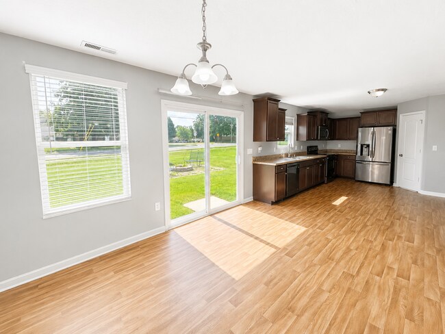 Foto del edificio - Beautiful 3-Bedroom Home in Desirable Village at Armstrong Farms