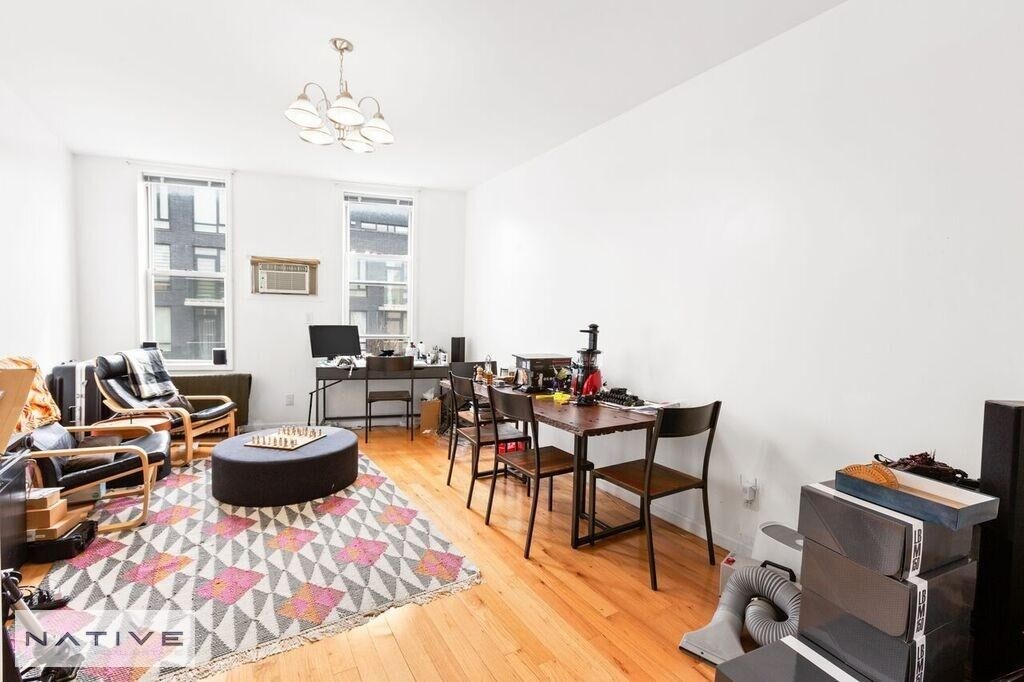 Foto principal - 252 Driggs Ave