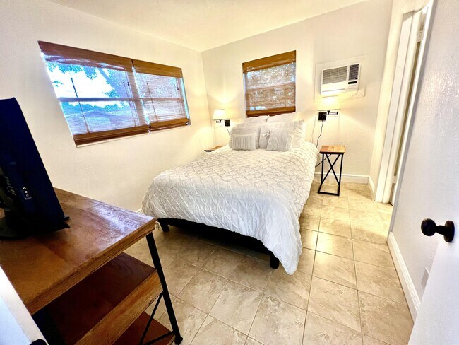 Foto del edificio - 437 W Rambling Dr