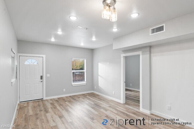 Foto del edificio - 5 br, 3 bath House - 6020 Telegraph Ave, O...