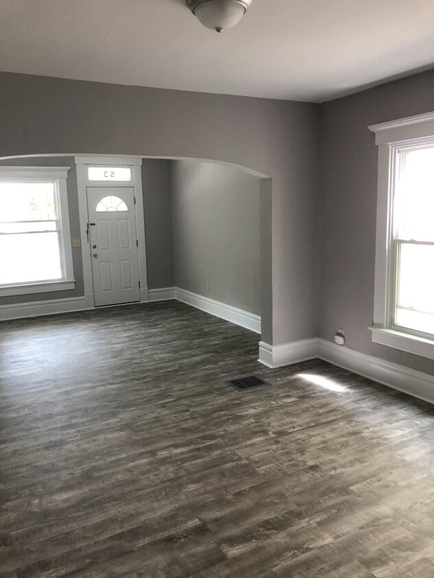 Primary Photo - 53 E Patterson Ave