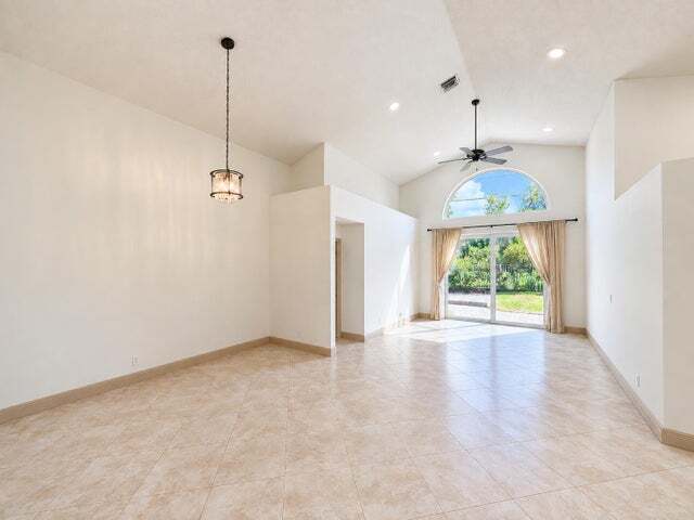 Foto del edificio - 6841 NW 81st Ct