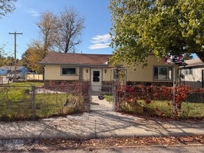Building Photo - 168 N 5th Ave