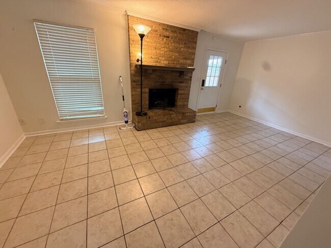 Building Photo - 1621 Limestone Ct